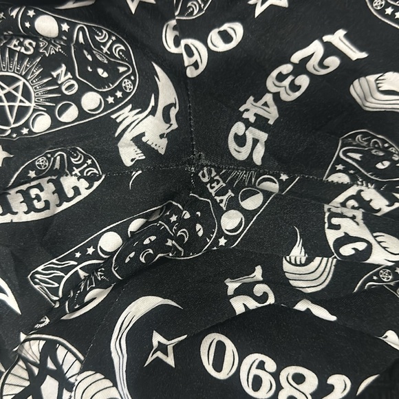 Occult Leggings - Picture 4 of 4